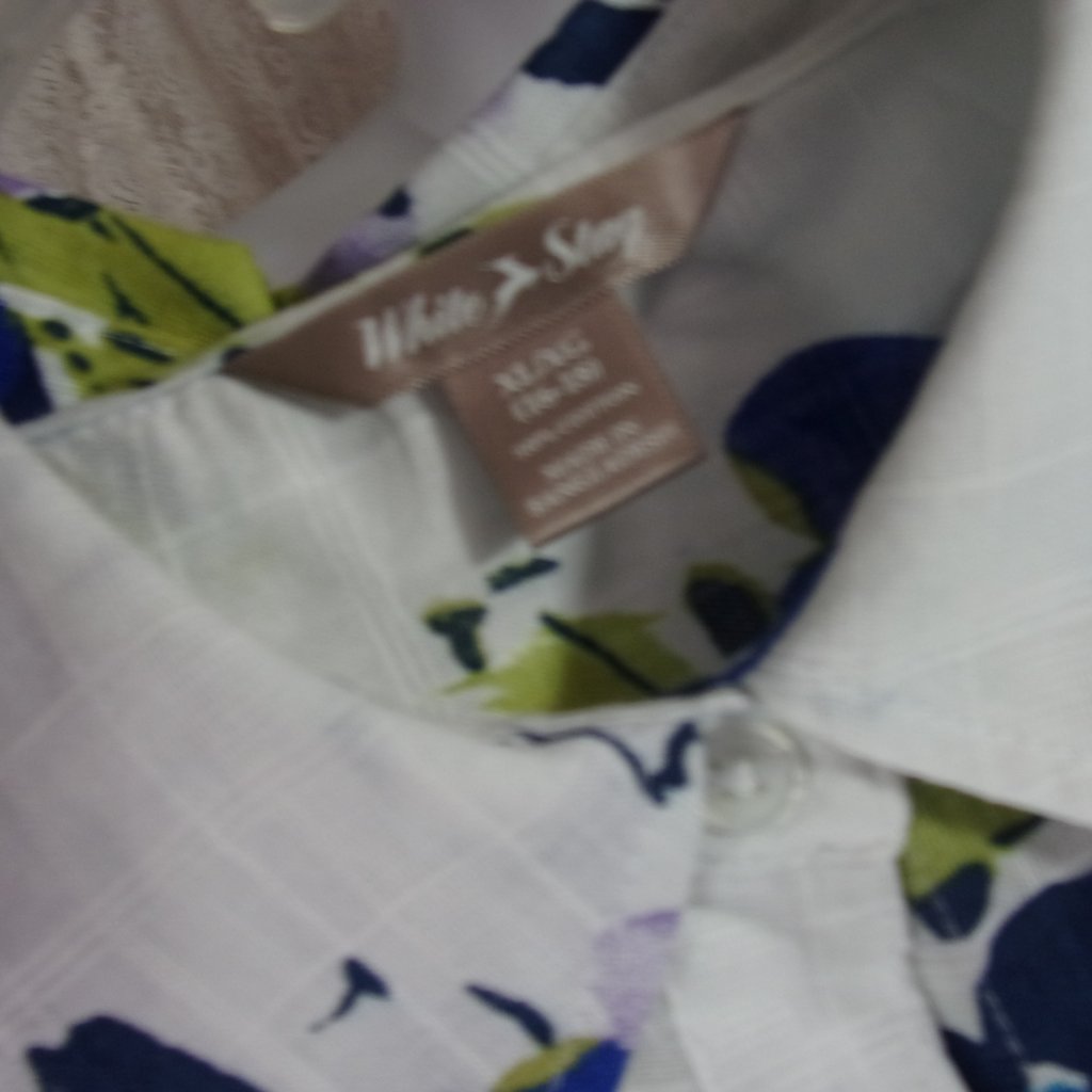 Classic Button Front Shirt Top Blouse White With Floral Print Size 16/18 Nwot — image 4 of 4